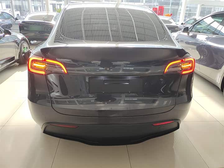 Фото 6 - Tesla Model Y