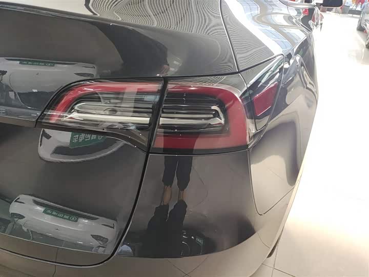 Фото 8 - Tesla Model Y