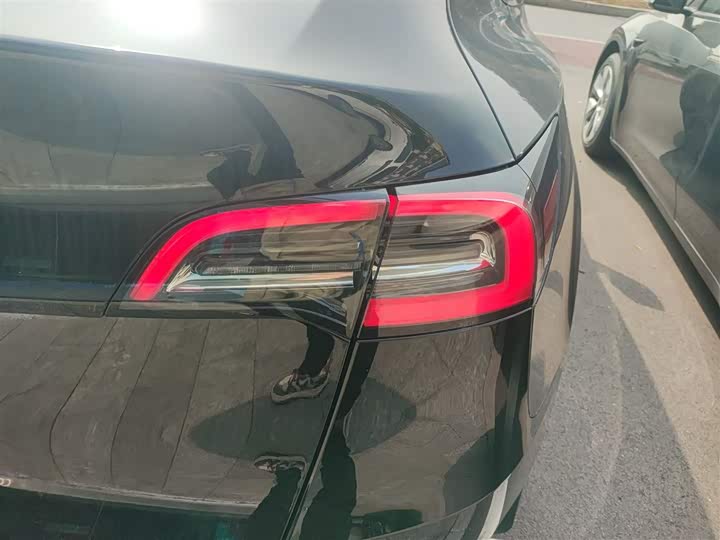 Фото 8 - Tesla Model Y