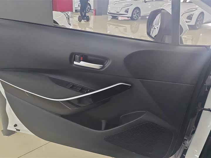 Фото 7 - Toyota Corolla