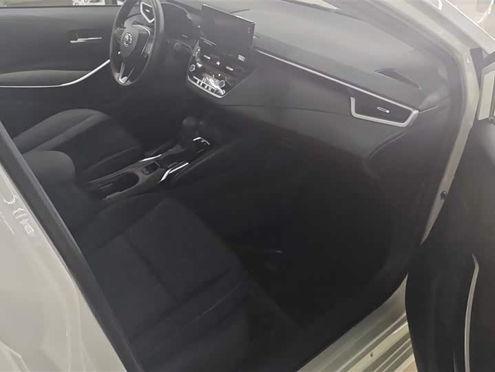 Фото 8 - Toyota Corolla