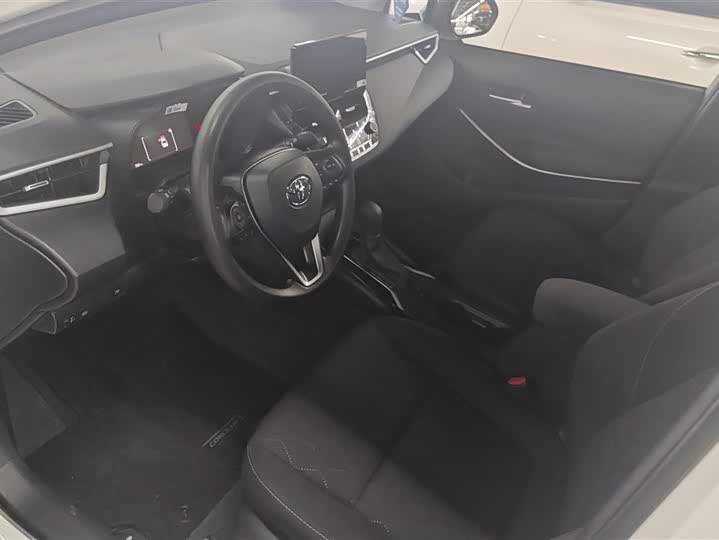 Фото 9 - Toyota Corolla