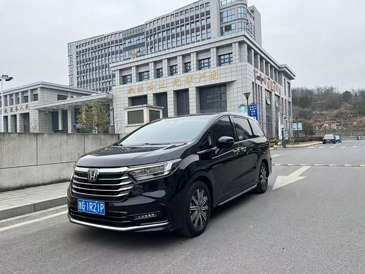 Фото 1 - Honda Odyssey