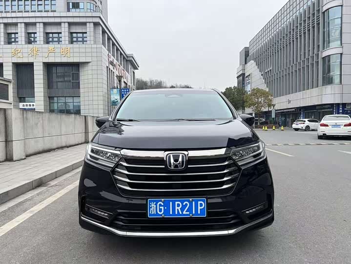 Фото 3 - Honda Odyssey