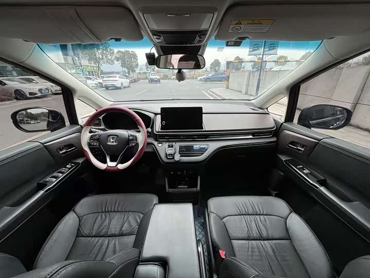 Фото 9 - Honda Odyssey