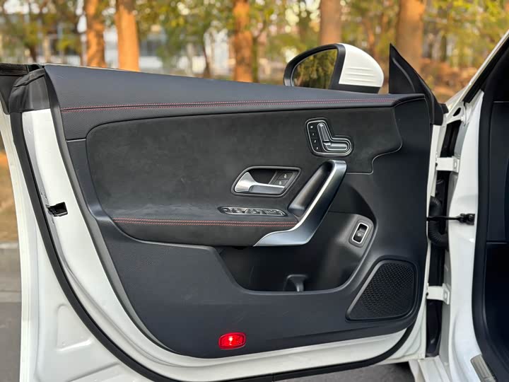 Фото 7 - Mercedes-Benz CLA-Class