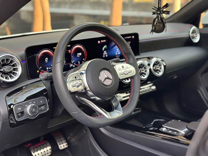 Фото 8 - Mercedes-Benz CLA-Class