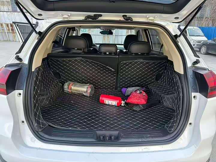 Фото 6 - Geely Atlas