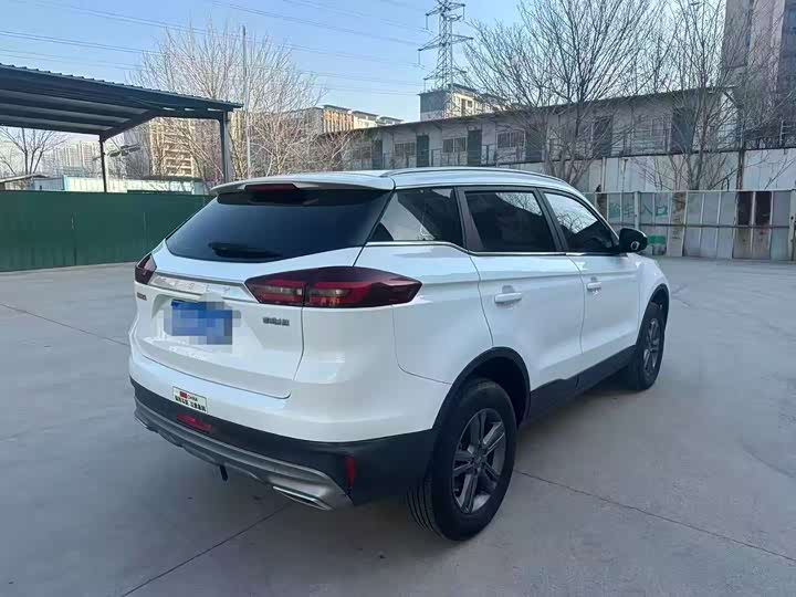 Фото 9 - Geely Atlas