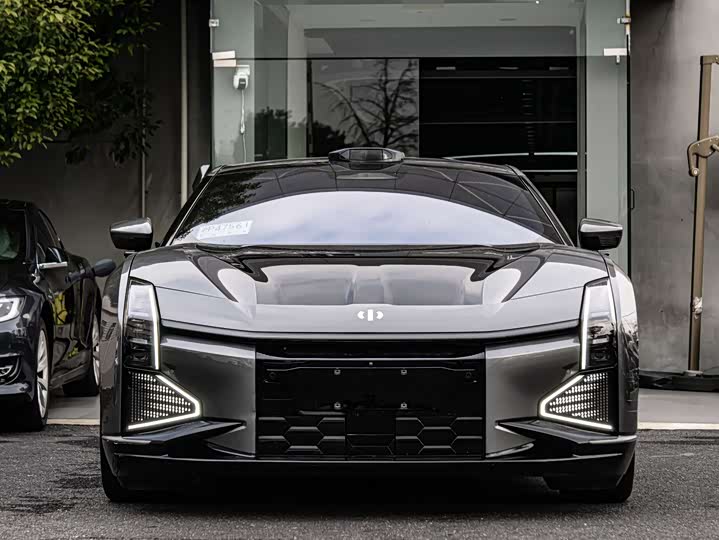 Фото 2 - HiPhi Z