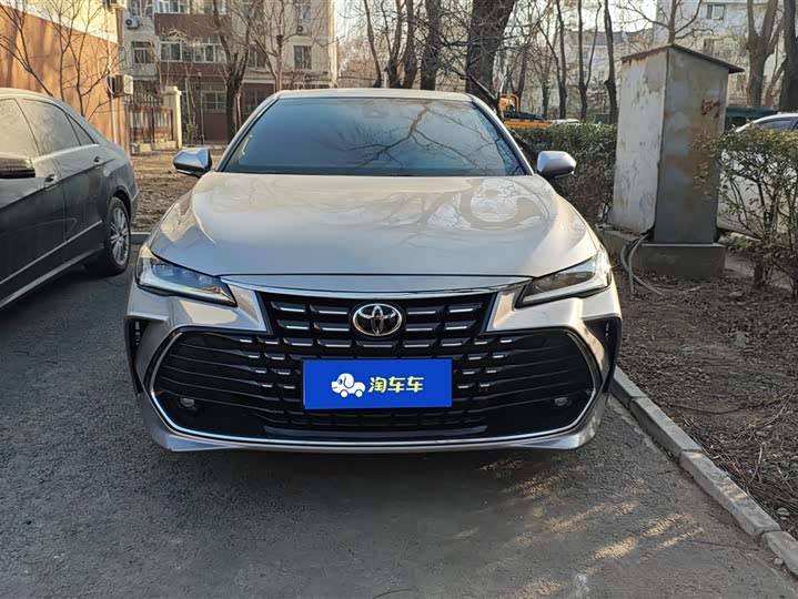 Фото 2 - Toyota Avalon