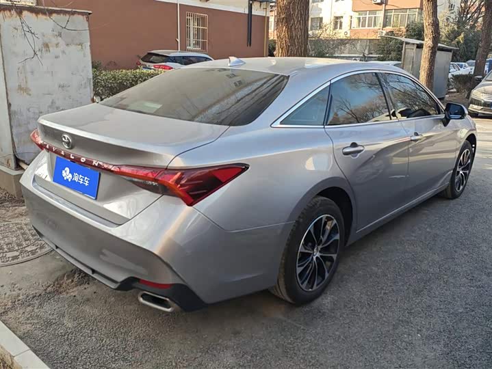 Фото 3 - Toyota Avalon