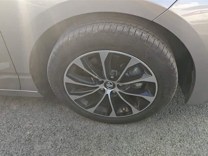 Фото 6 - Toyota Avalon