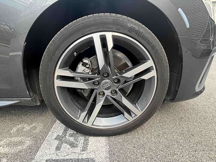 Фото 7 - Audi A4L