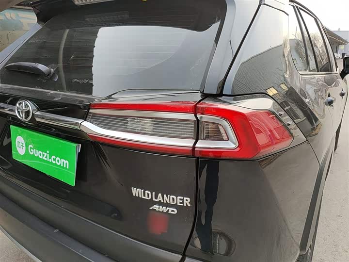 Фото 8 - Toyota Wildlander