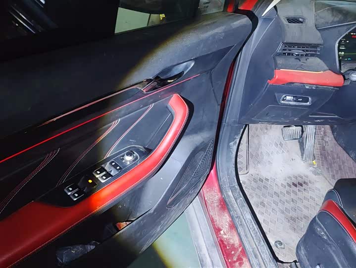 Фото 7 - Geely Emgrand GS