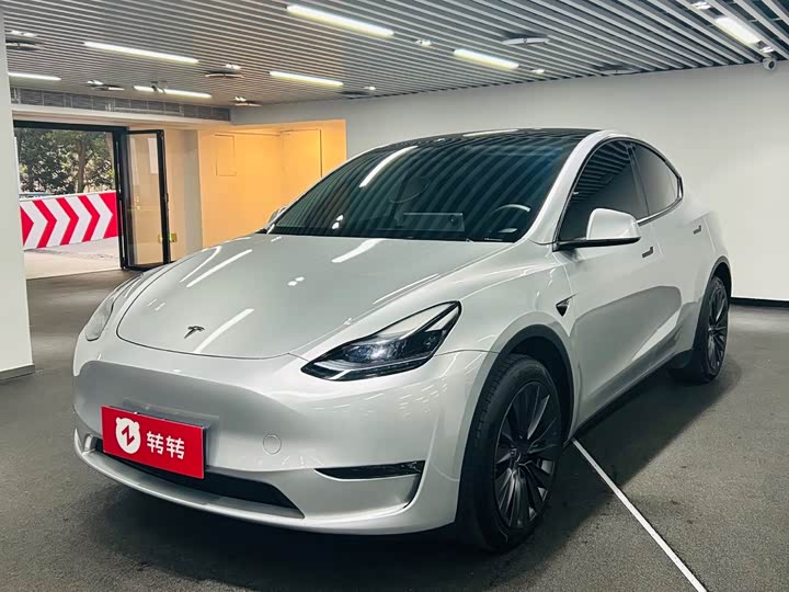 Фото 1 - Tesla Model Y