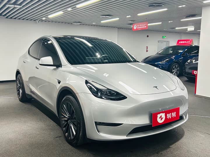 Фото 3 - Tesla Model Y