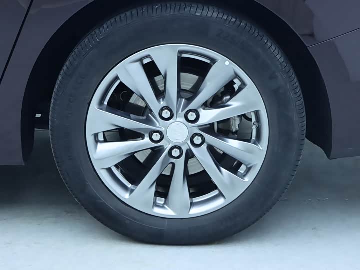 Фото 4 - Buick GL8 ES