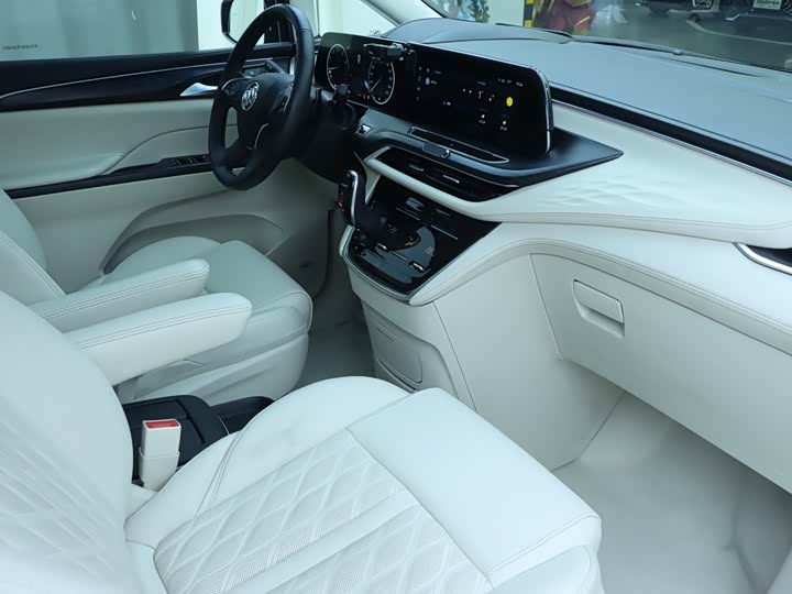 Фото 9 - Buick GL8 ES