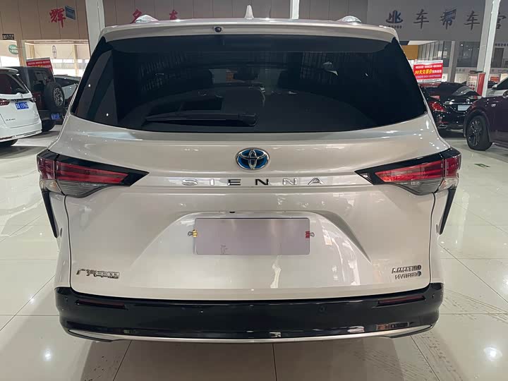 Фото 5 - Toyota Sienna