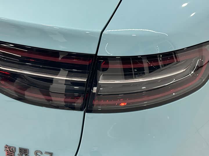 Фото 7 - Luxeed S7