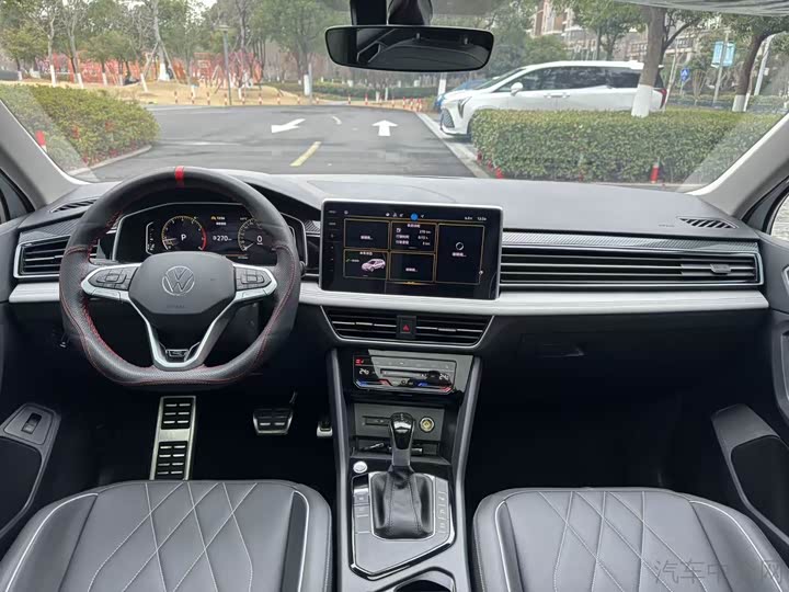 Фото 8 - Volkswagen Tiguan L Pro