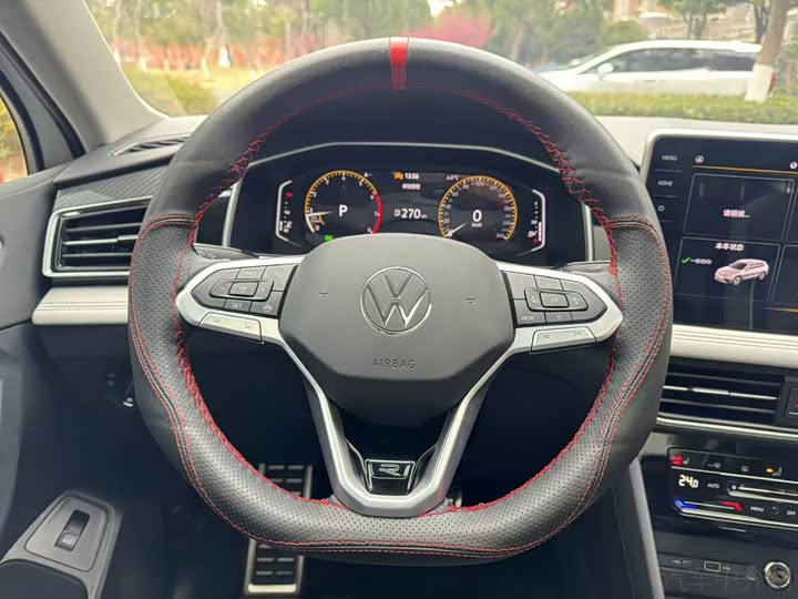 Фото 9 - Volkswagen Tiguan L Pro