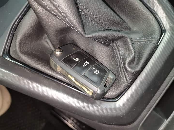 Фото 9 - Volkswagen T-Cross