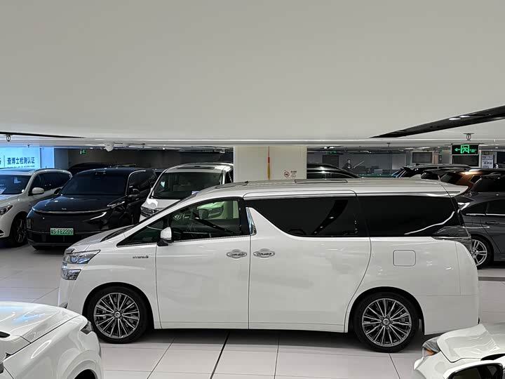 Фото 4 - Toyota Vellfire