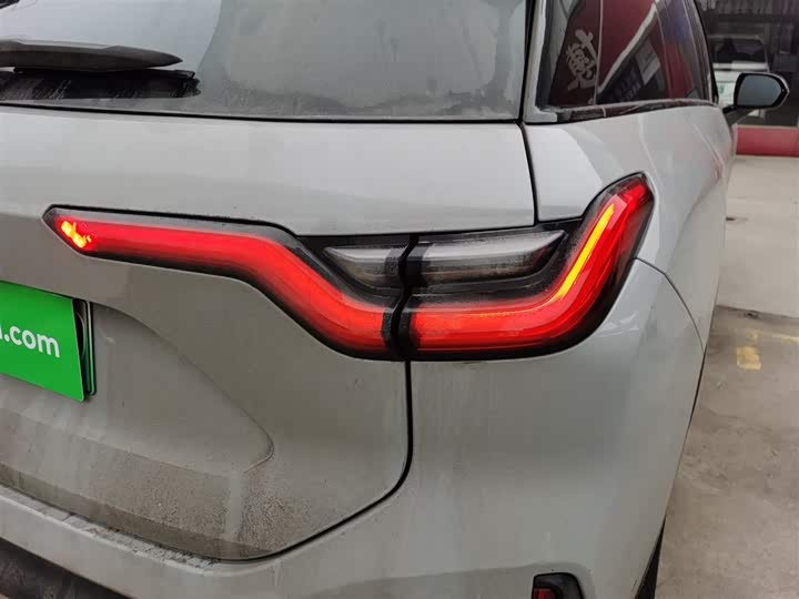 Фото 8 - Nio ES6