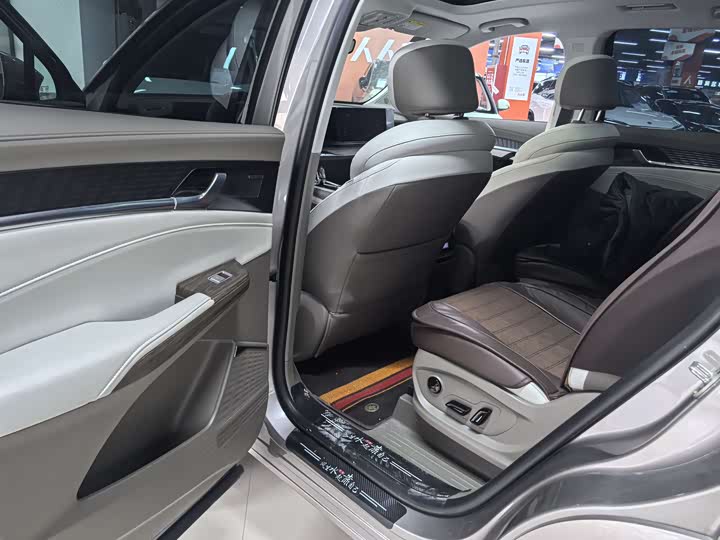 Фото 4 - Roewe RX9