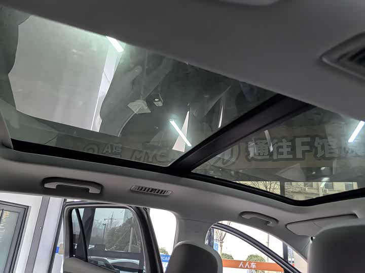 Фото 8 - Roewe RX9