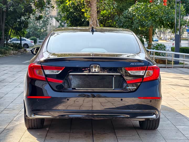 Фото 6 - Honda Accord