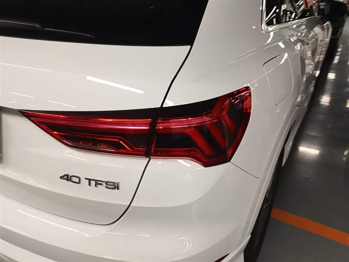 Фото 8 - Audi Q3