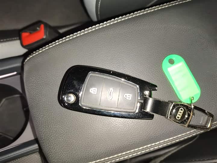 Фото 9 - Audi Q3