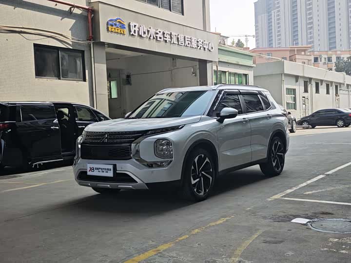 Фото 1 - Mitsubishi Outlander