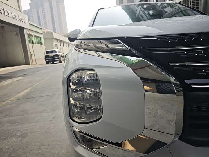 Фото 6 - Mitsubishi Outlander