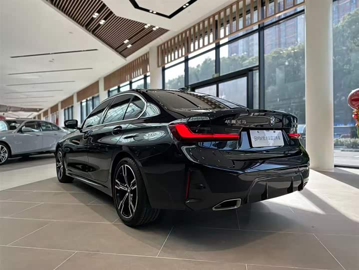 Фото 9 - BMW 3 Series