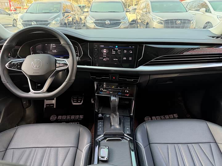 Фото 9 - Volkswagen Passat