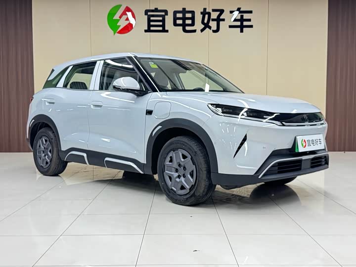 Фото 3 - BYD Yuan Up