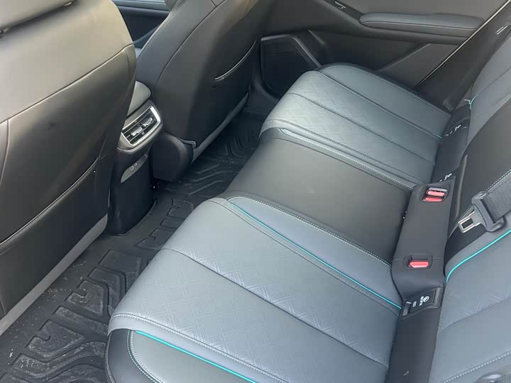 Фото 7 - BYD Qin L