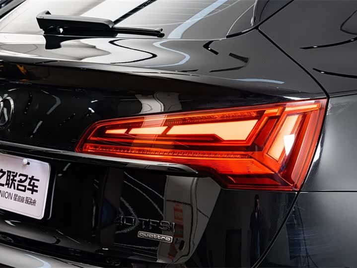 Фото 9 - Audi Q5L Sportback