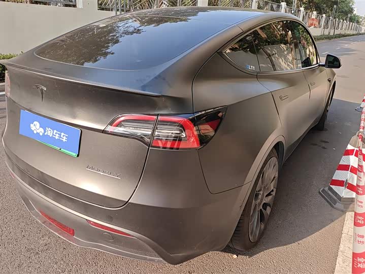 Фото 3 - Tesla Model Y