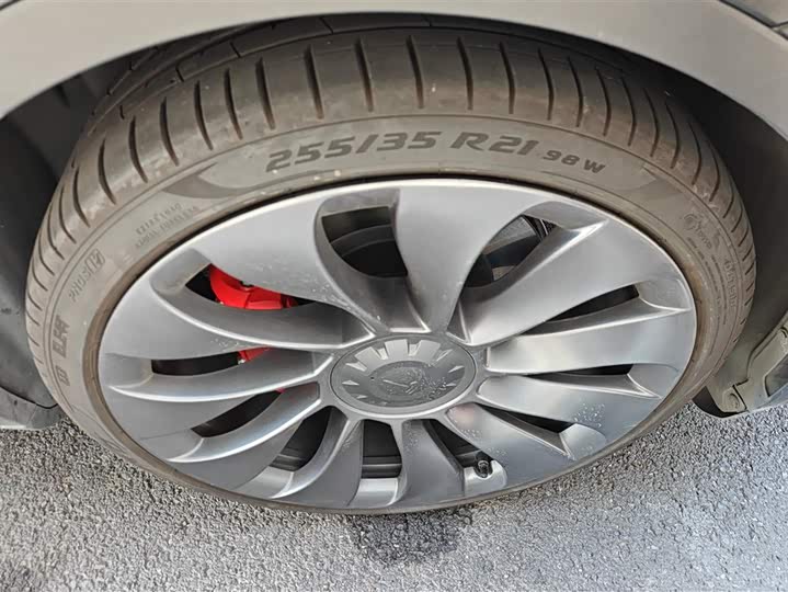 Фото 6 - Tesla Model Y