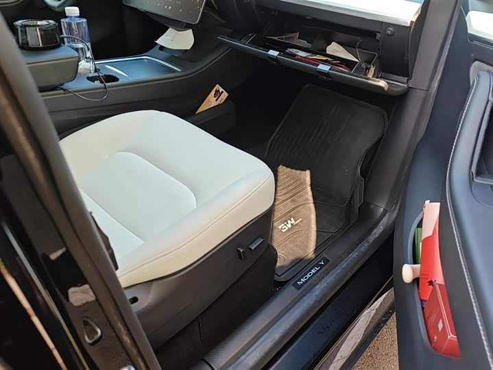 Фото 8 - Tesla Model Y