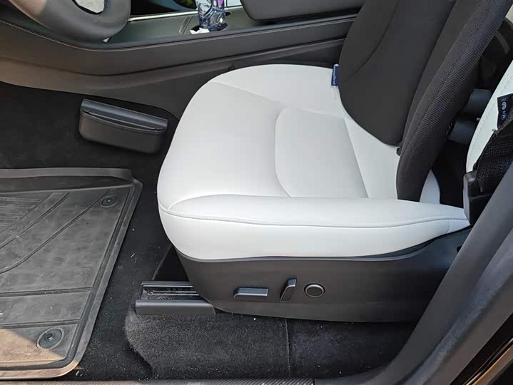 Фото 9 - Tesla Model Y