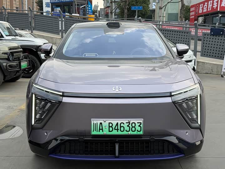 Фото 2 - HiPhi Y