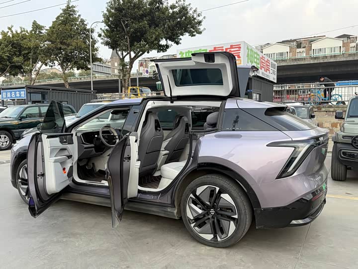 Фото 7 - HiPhi Y