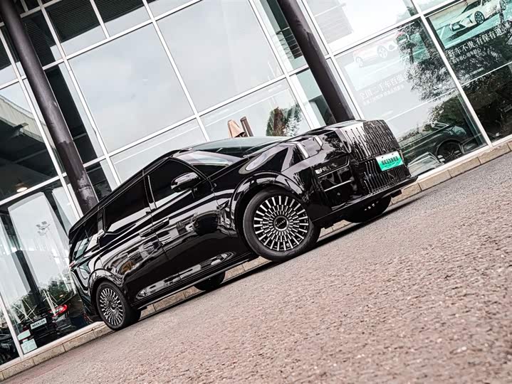 Фото 4 - Zeekr 009